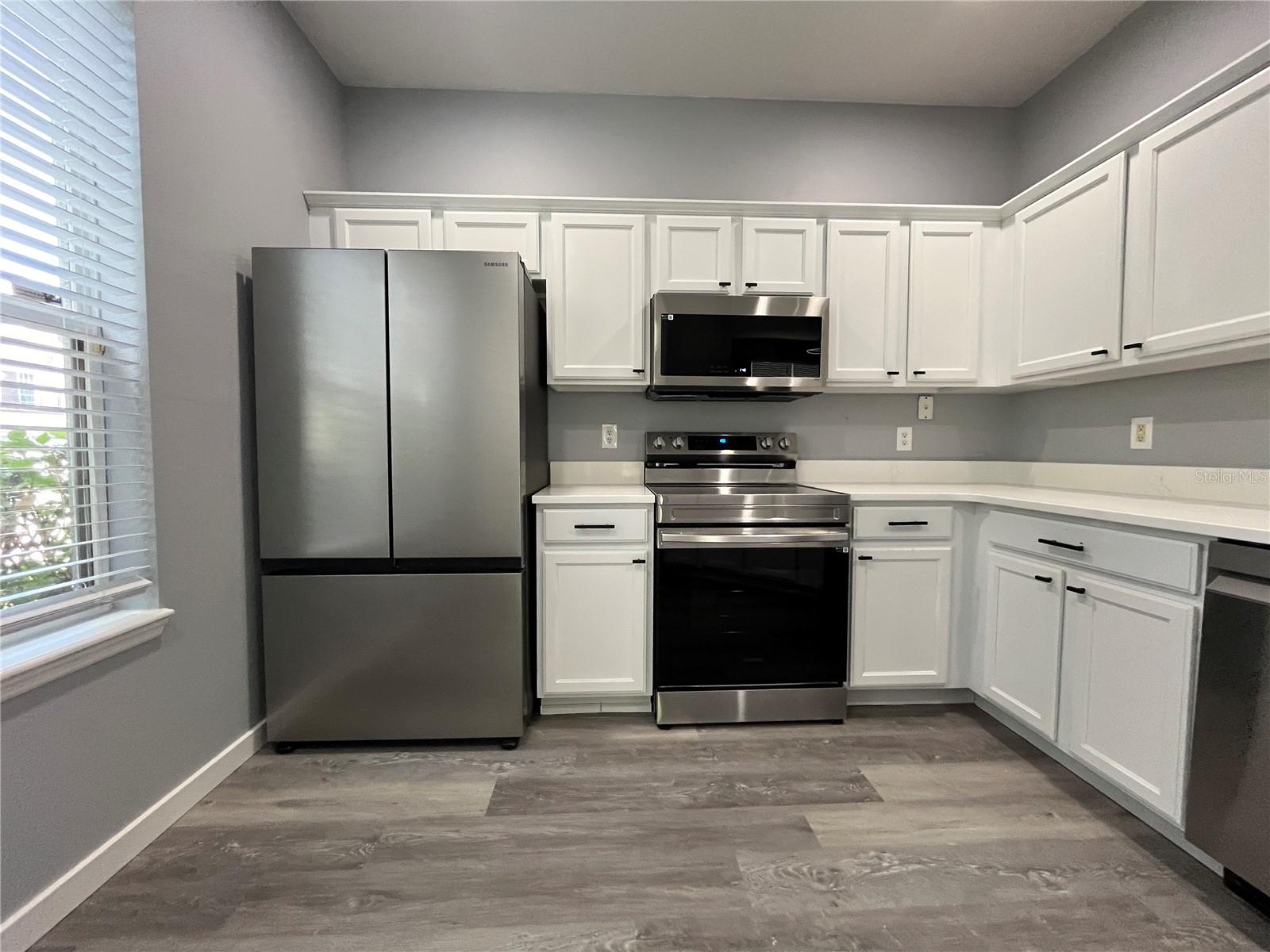 Listing photo id 8 for 6682 Goldenrod Road 137b