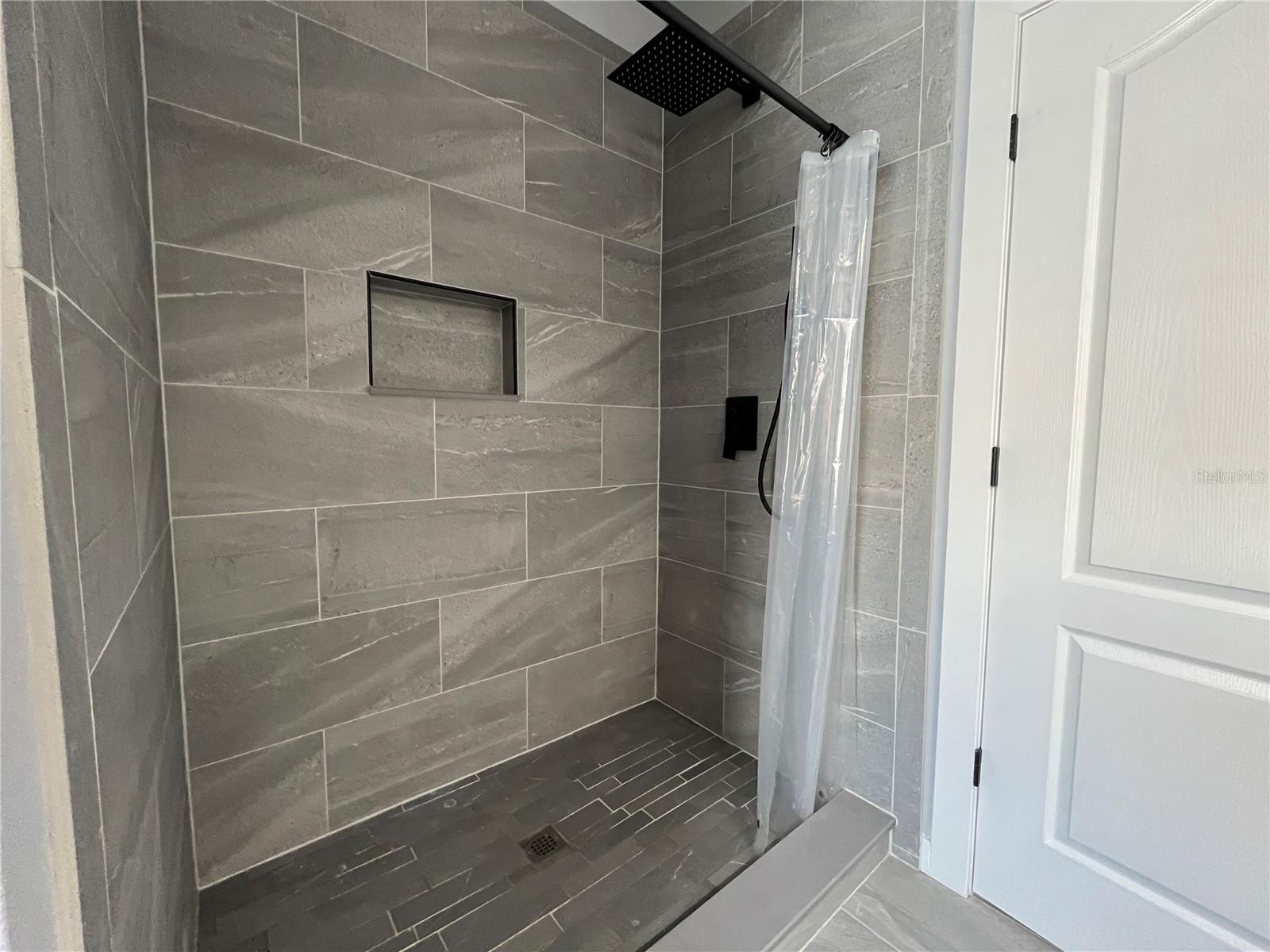 Listing photo id 11 for 6682 Goldenrod Road 137b