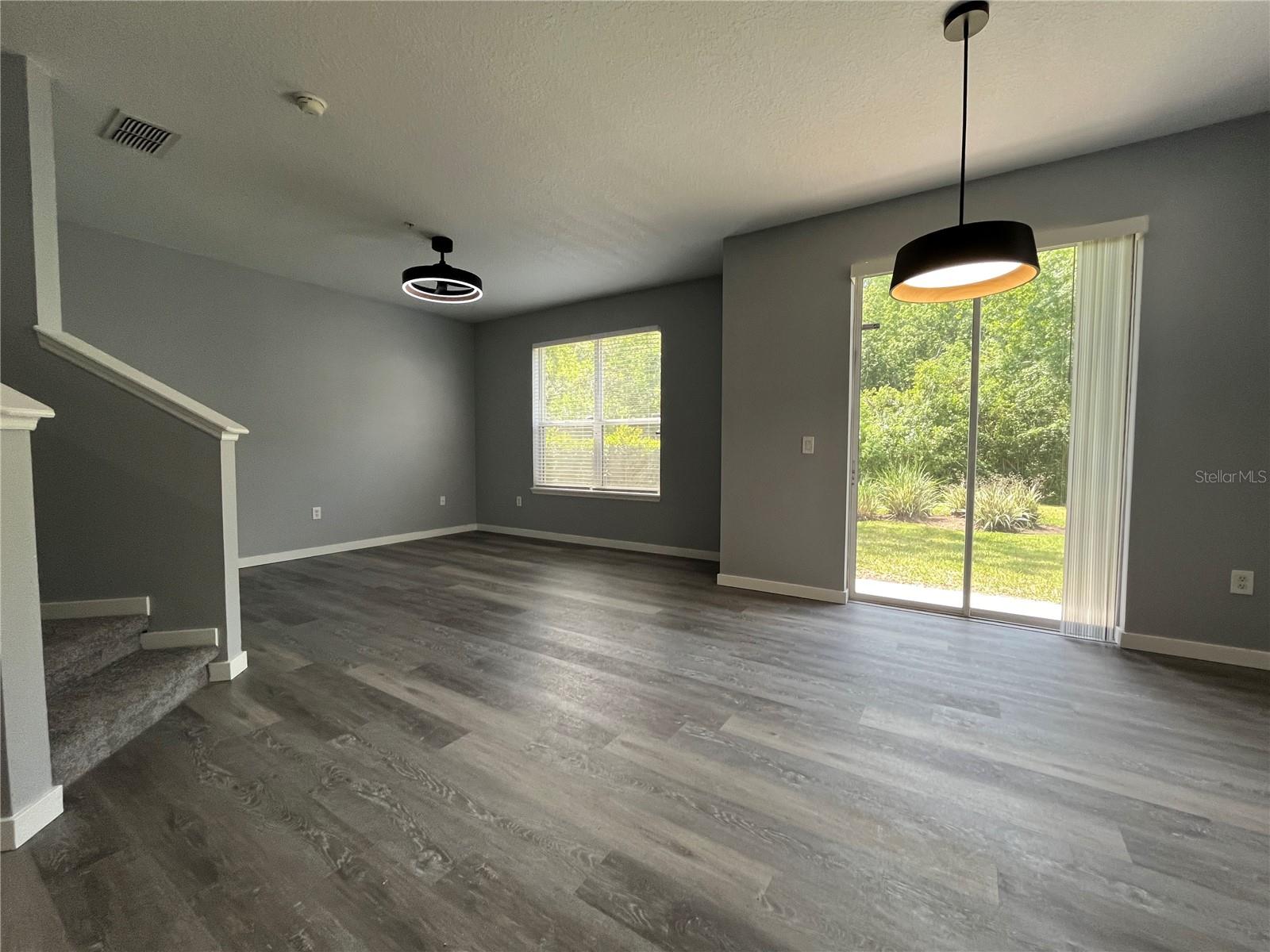 Listing photo id 2 for 6682 Goldenrod Road 137b