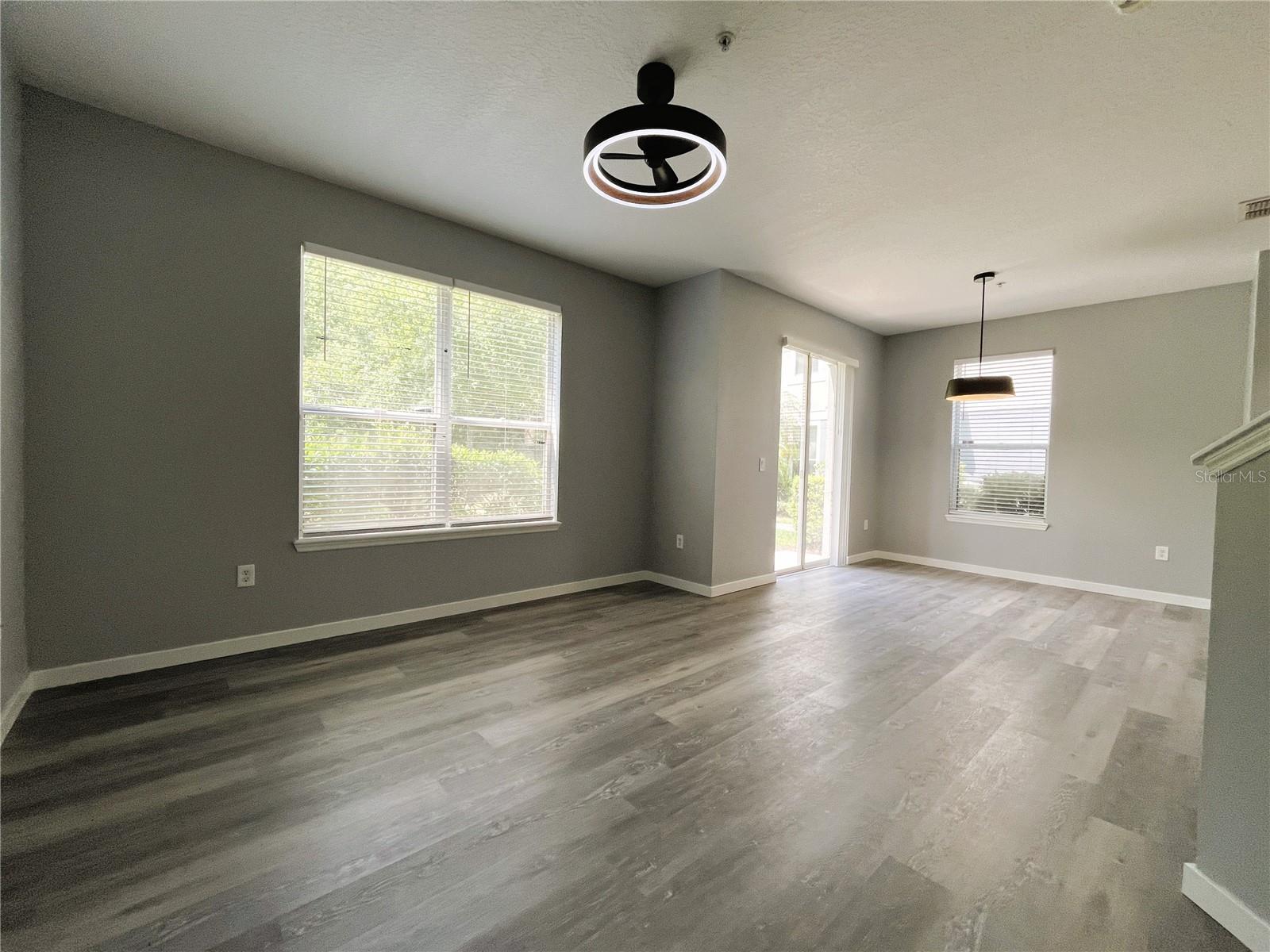 Listing photo id 4 for 6682 Goldenrod Road 137b