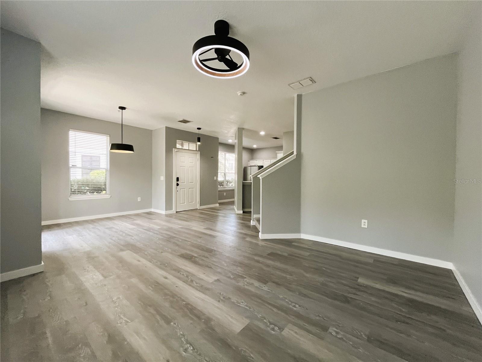 Listing photo id 5 for 6682 Goldenrod Road 137b