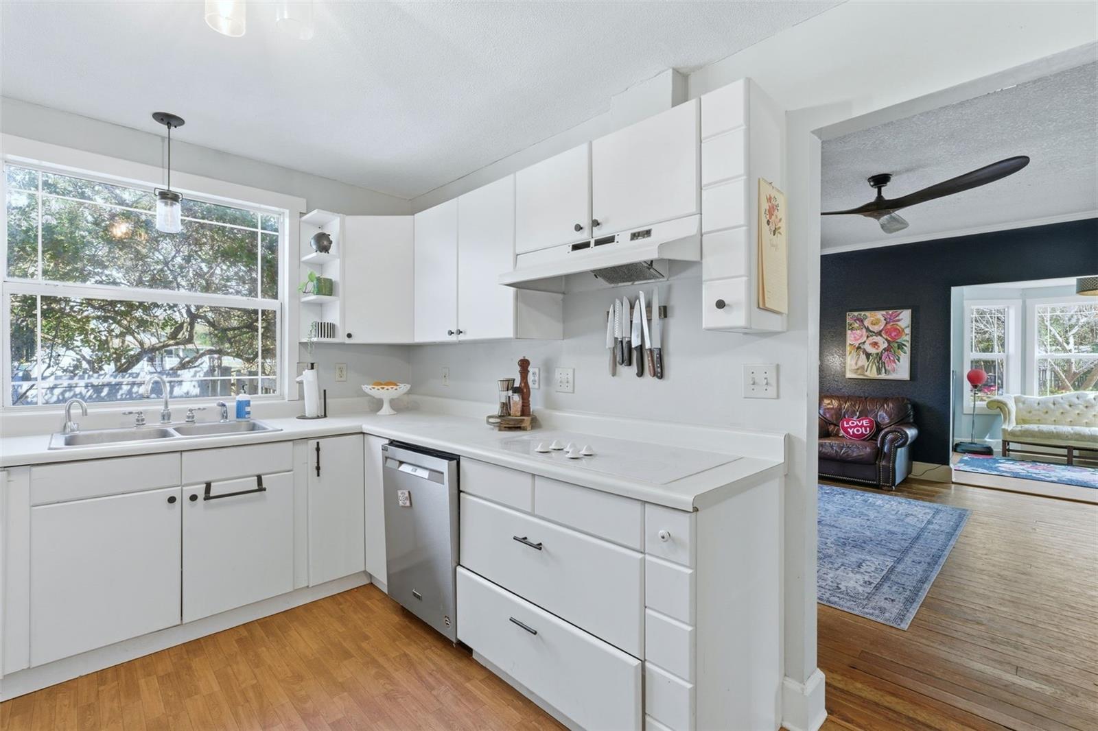 Image 17 of 51 For 138 Kentucky Avenue