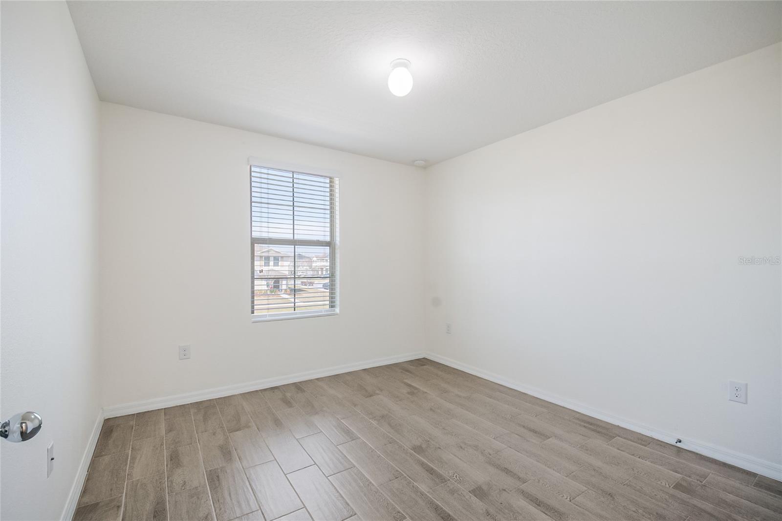 Image 32 of 44 For 1404 Dusty Stone Lane