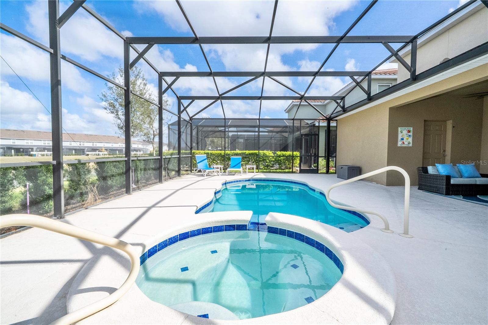 Image 13 of 57 For 7560 Oakmoss Loop