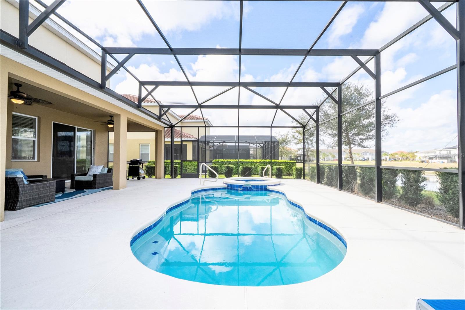 Image 14 of 57 For 7560 Oakmoss Loop