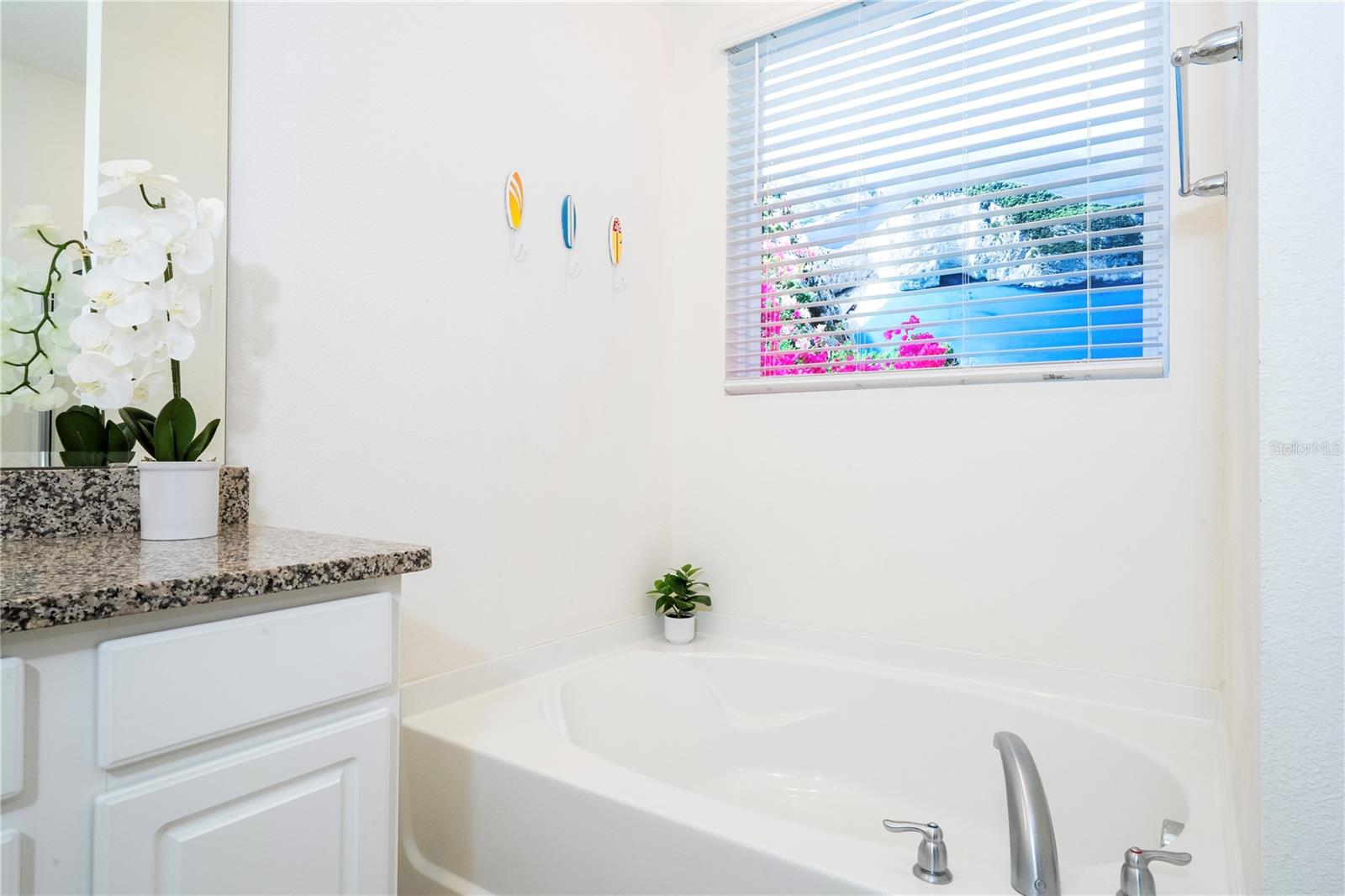 Image 19 of 57 For 7560 Oakmoss Loop