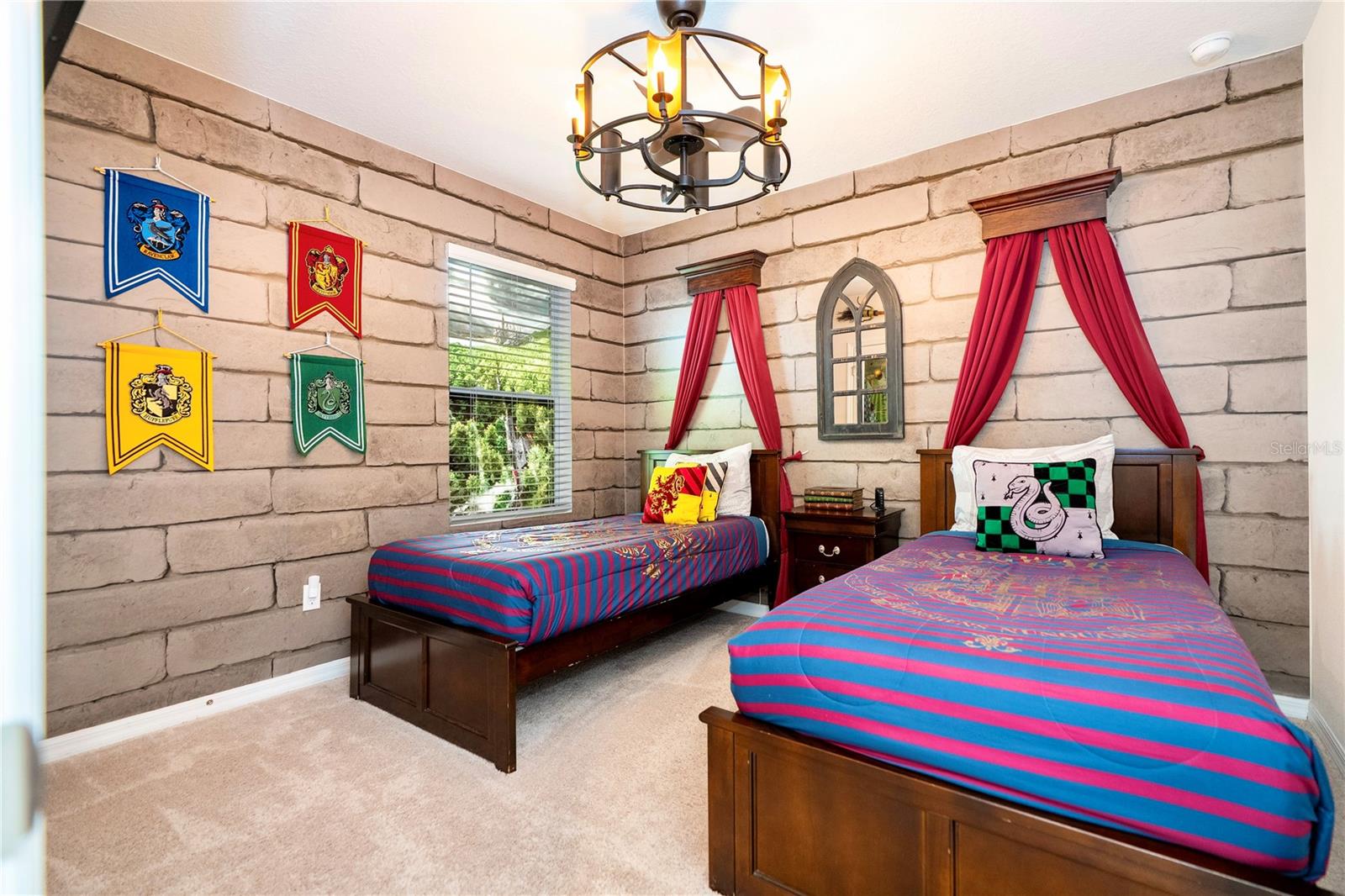 Image 23 of 57 For 7560 Oakmoss Loop