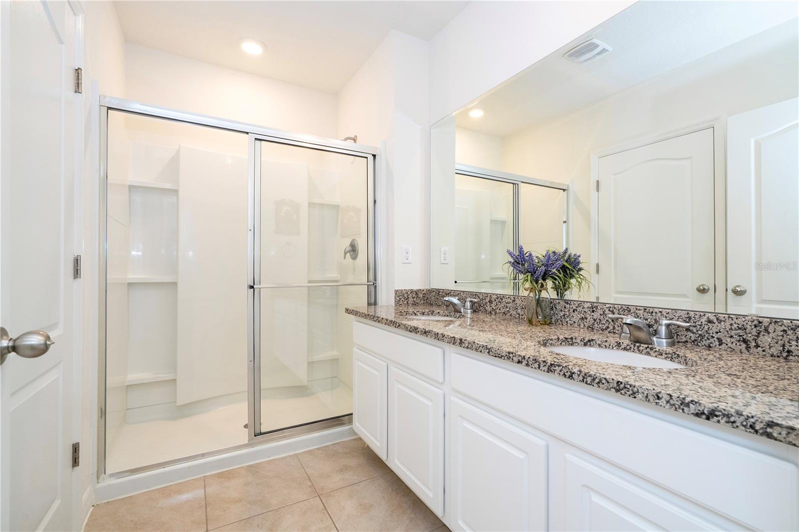 Image 31 of 57 For 7560 Oakmoss Loop