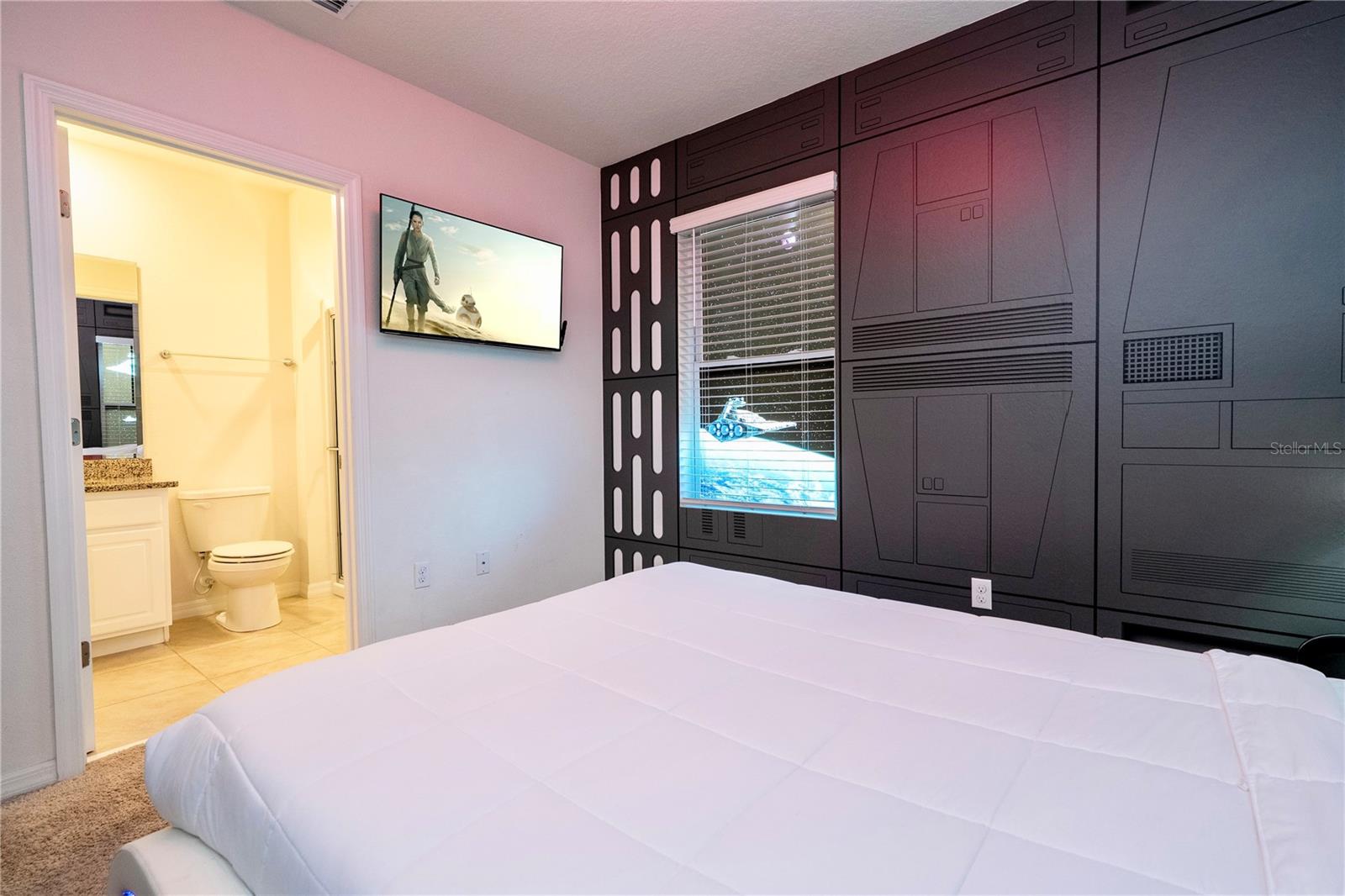 Image 33 of 57 For 7560 Oakmoss Loop