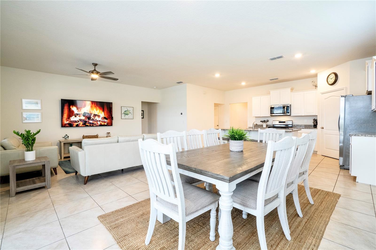 Image 7 of 57 For 7560 Oakmoss Loop