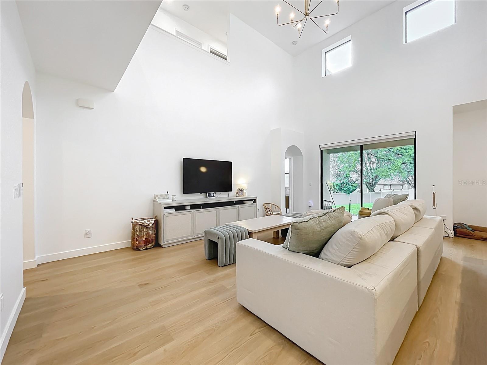 Image 20 of 86 For 319 Arbor Pointe Avenue