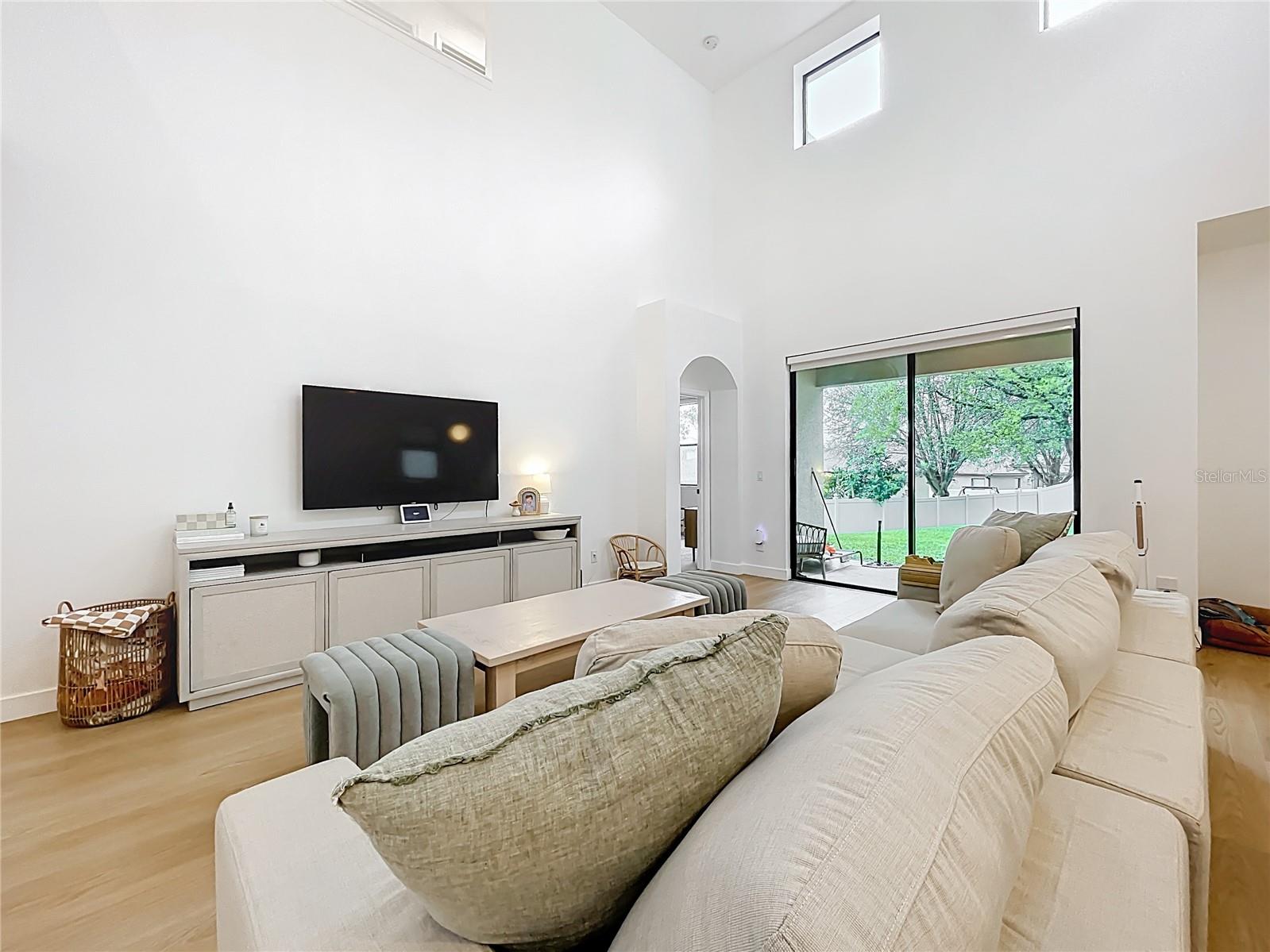 Image 21 of 86 For 319 Arbor Pointe Avenue