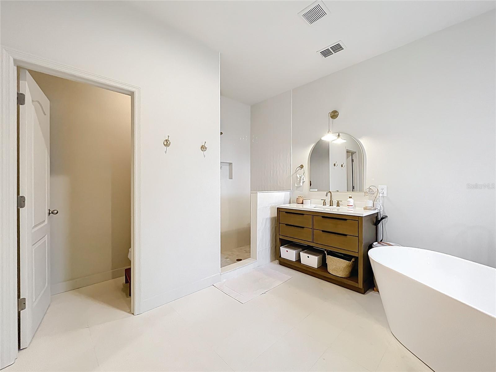 Image 61 of 86 For 319 Arbor Pointe Avenue