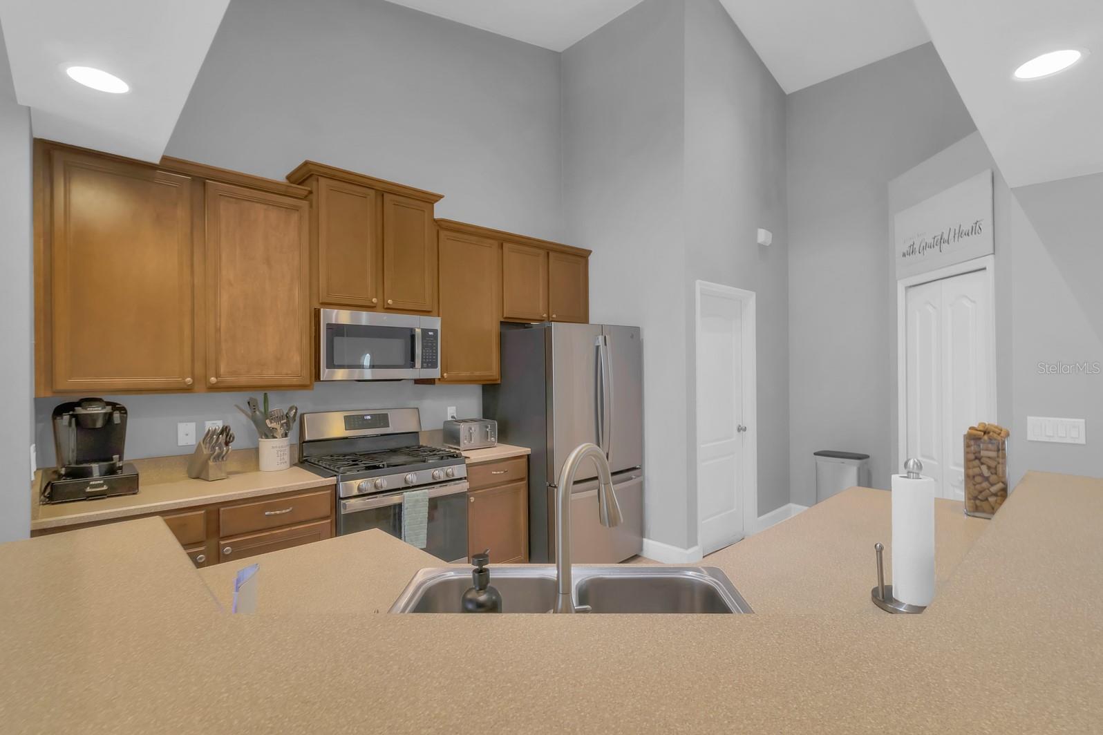 Image 22 of 48 For 756 Rock Creek Street