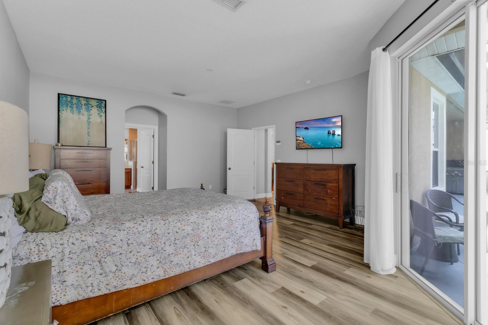 Image 27 of 48 For 756 Rock Creek Street