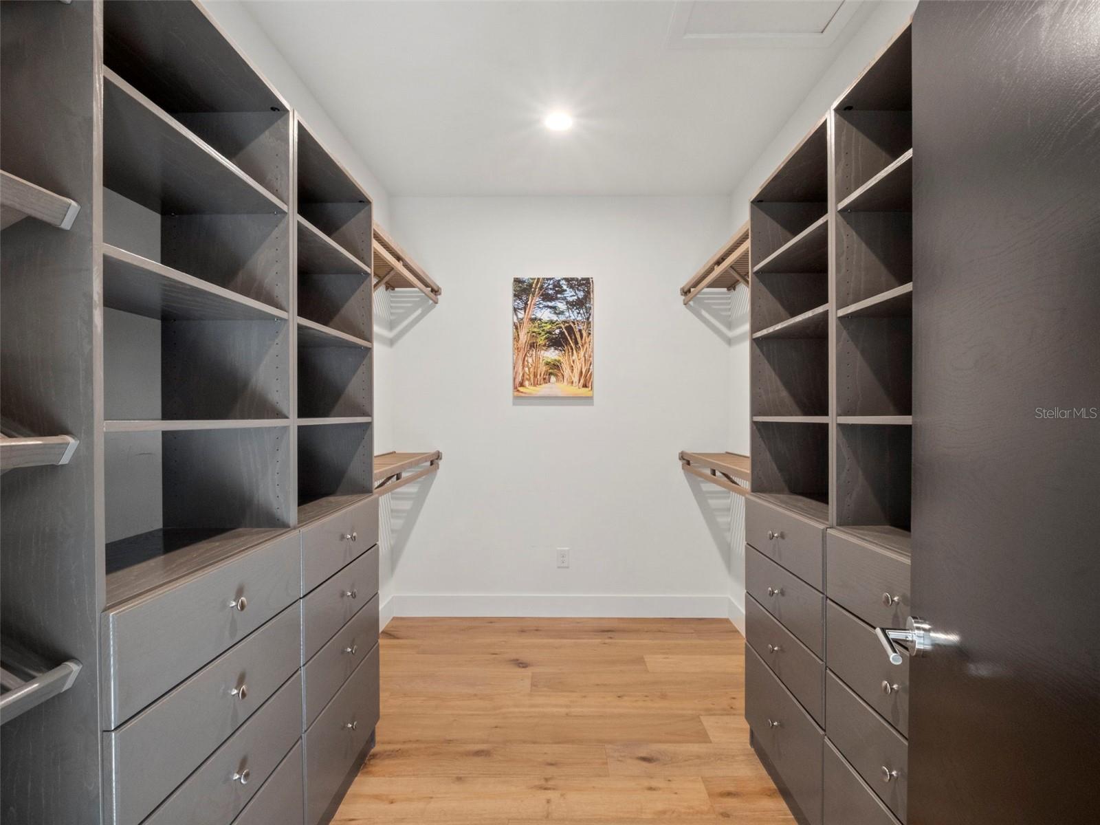 Listing photo id 21 for 1021 Temple Grove Place