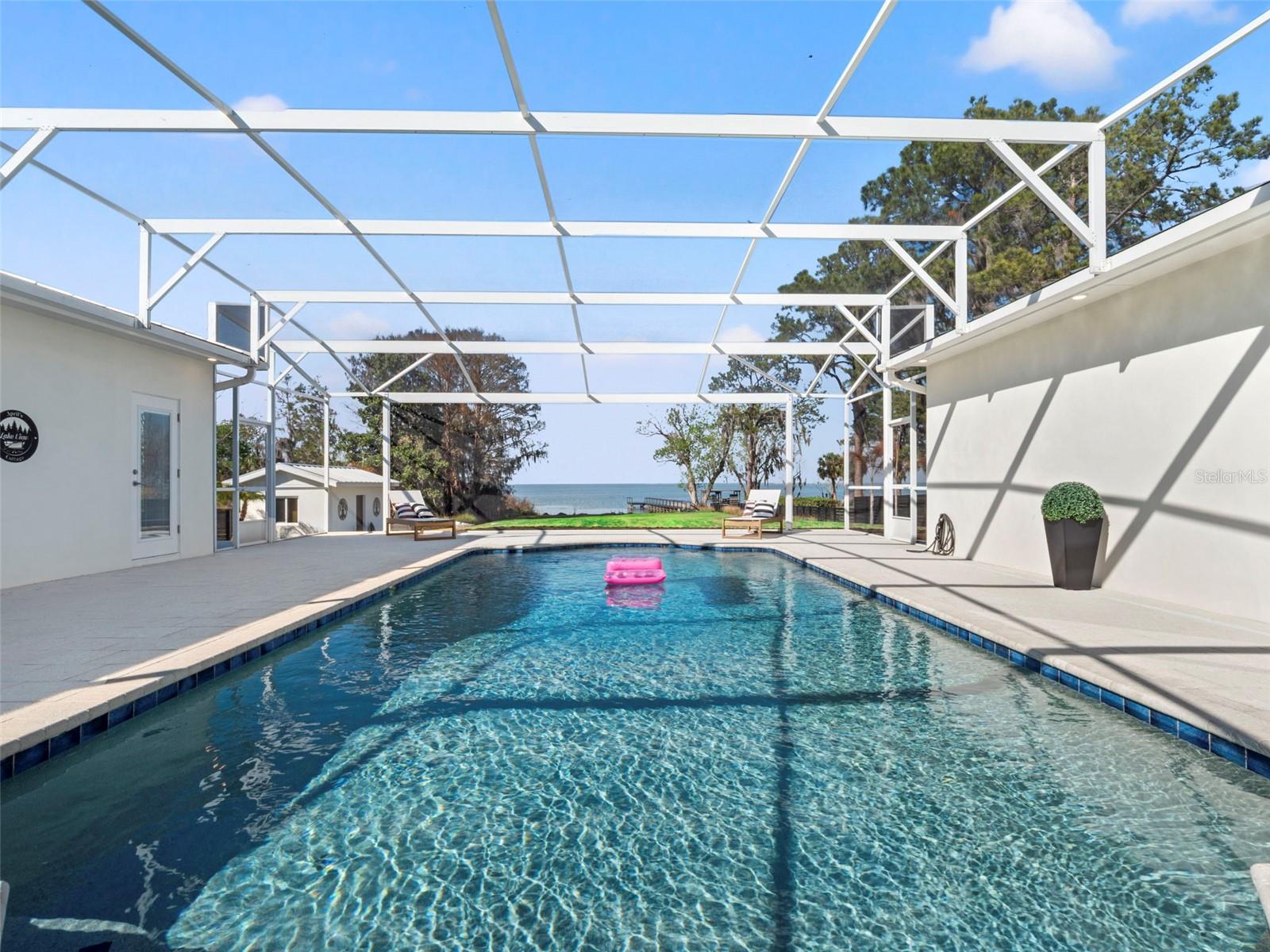 Listing photo id 36 for 1021 Temple Grove Place