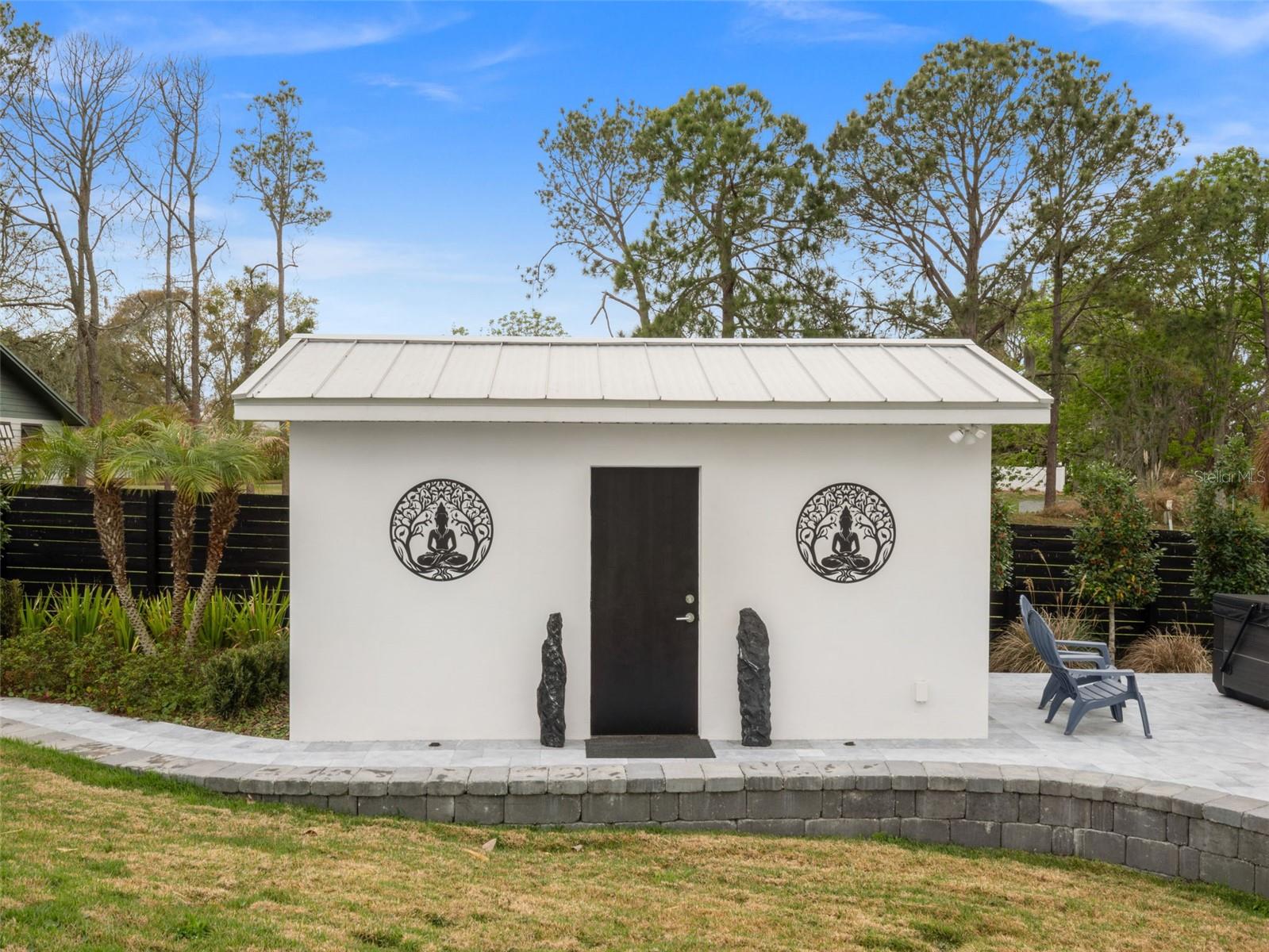 Listing photo id 43 for 1021 Temple Grove Place