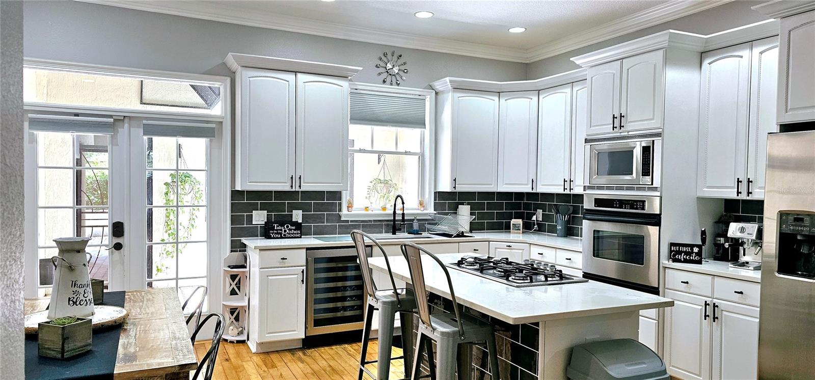 Image 15 of 82 For 1147 Delaney Avenue 2