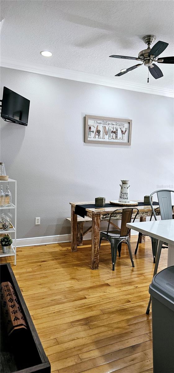 Image 22 of 82 For 1147 Delaney Avenue 2