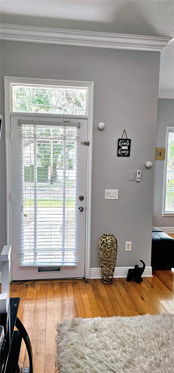 Image 29 of 82 For 1147 Delaney Avenue 2