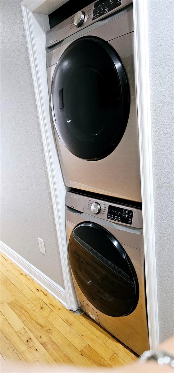 Image 41 of 82 For 1147 Delaney Avenue 2