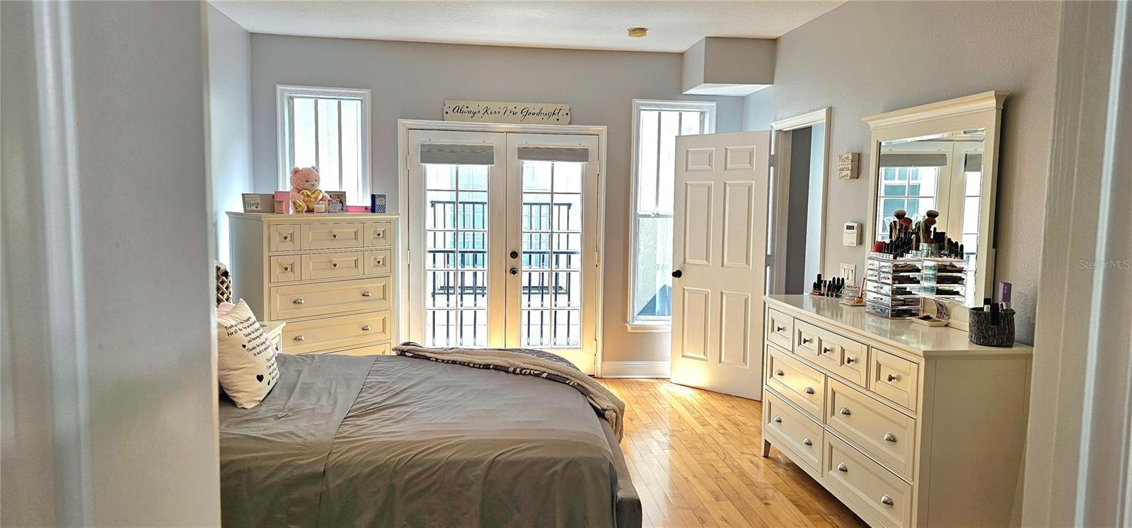 Image 46 of 82 For 1147 Delaney Avenue 2