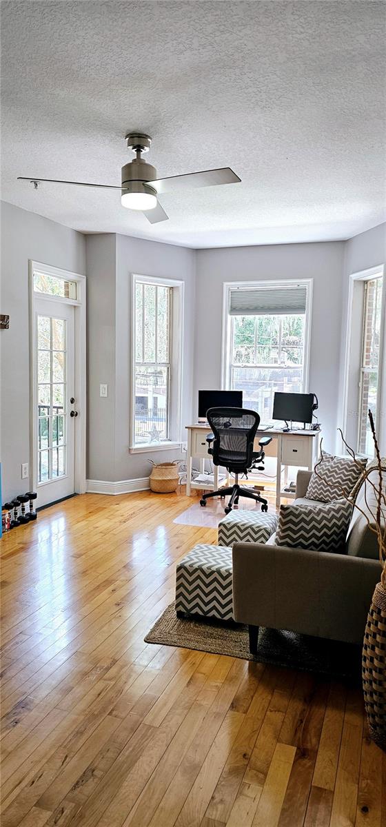 Image 56 of 82 For 1147 Delaney Avenue 2