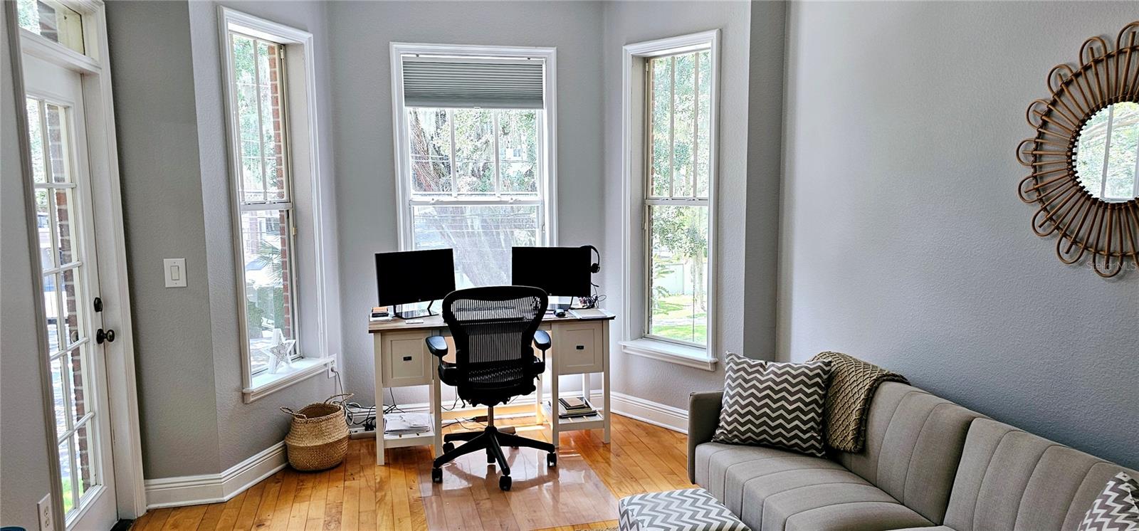 Image 57 of 82 For 1147 Delaney Avenue 2