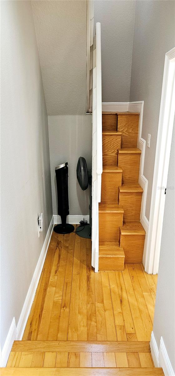 Image 68 of 82 For 1147 Delaney Avenue 2