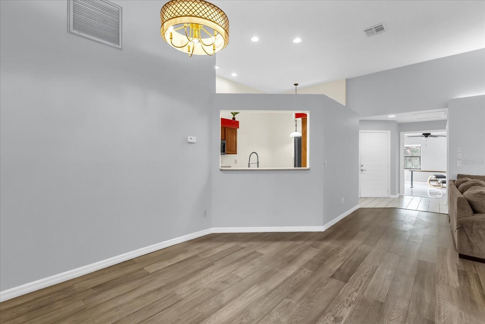 Image 4 of 32 For 1313 Lake Willisara Circle 1313