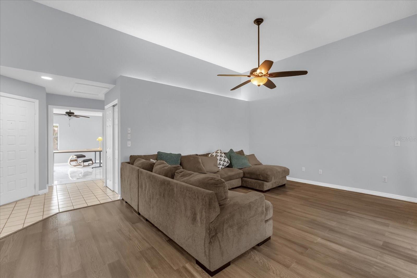 Image 7 of 32 For 1313 Lake Willisara Circle 1313