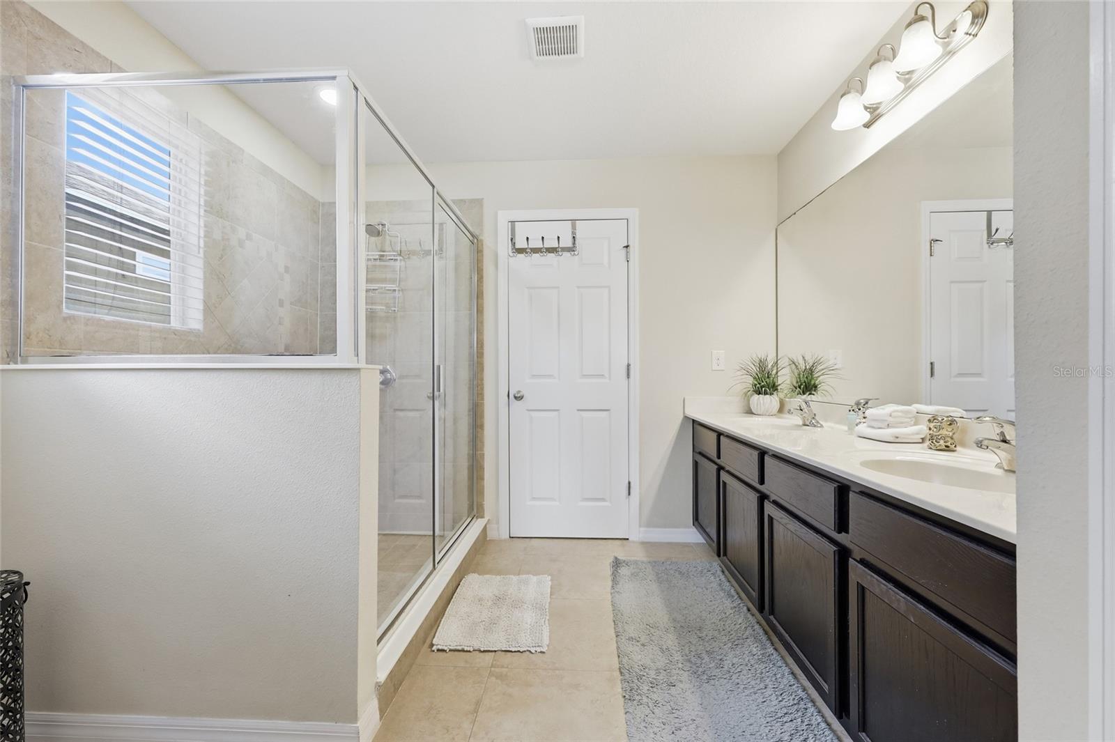 Image 27 of 41 For 2620 Santosh Cove