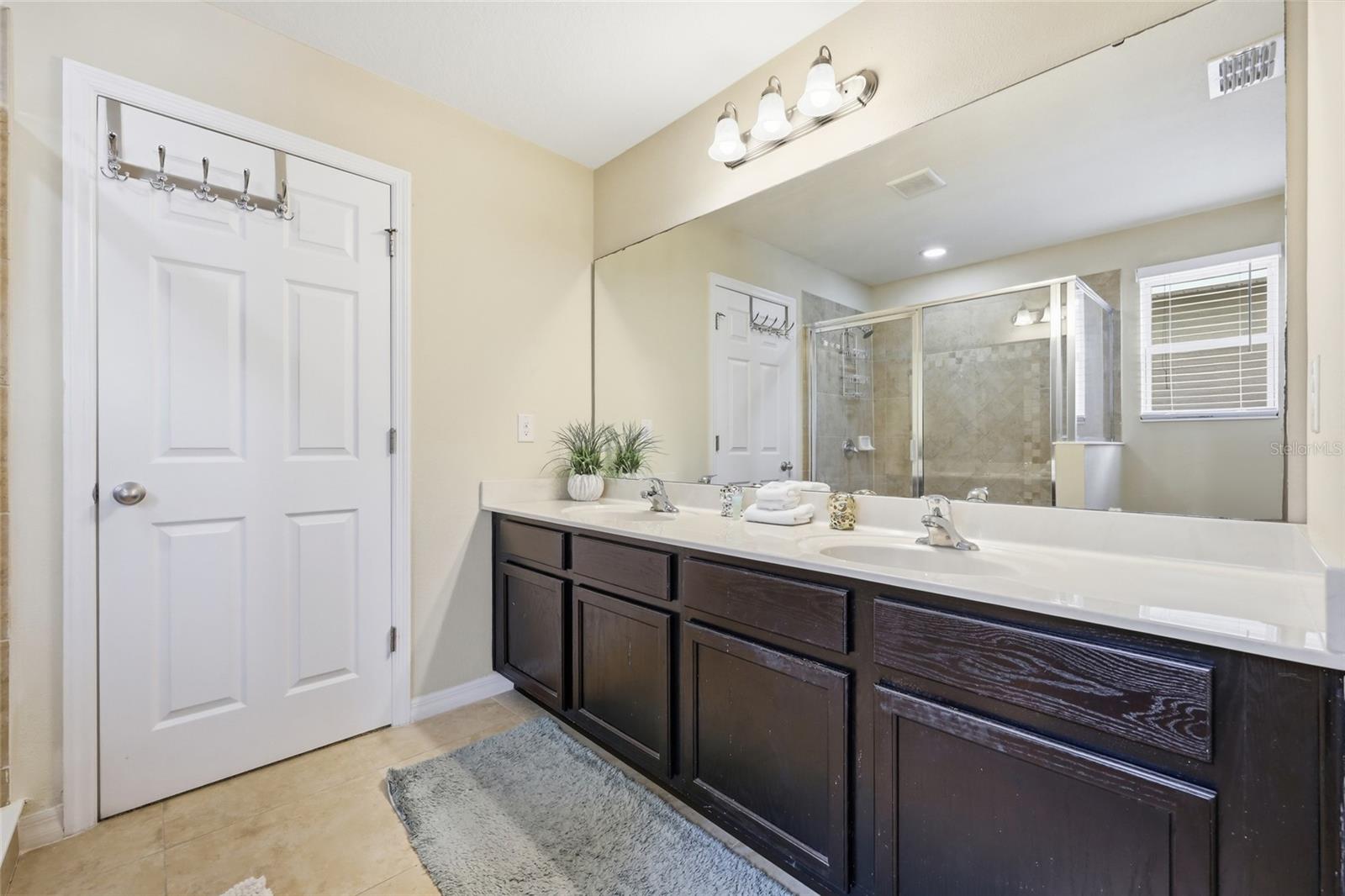 Image 29 of 41 For 2620 Santosh Cove