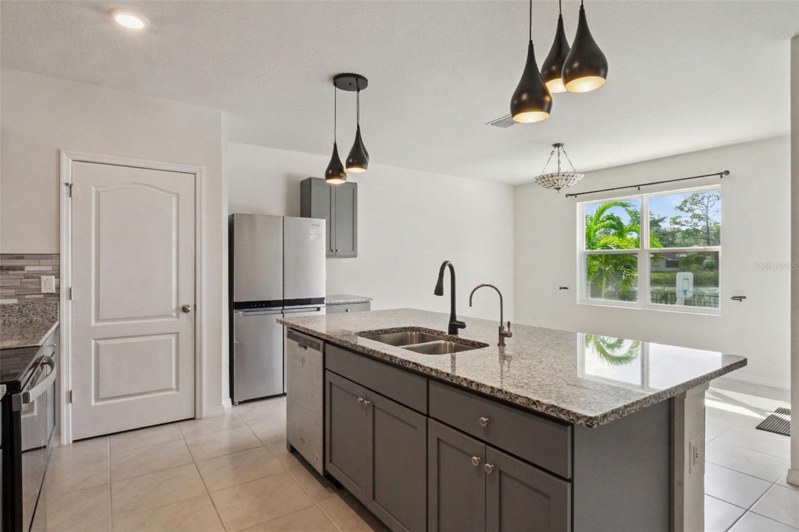 Image 13 of 47 For 866 Baylor Drive