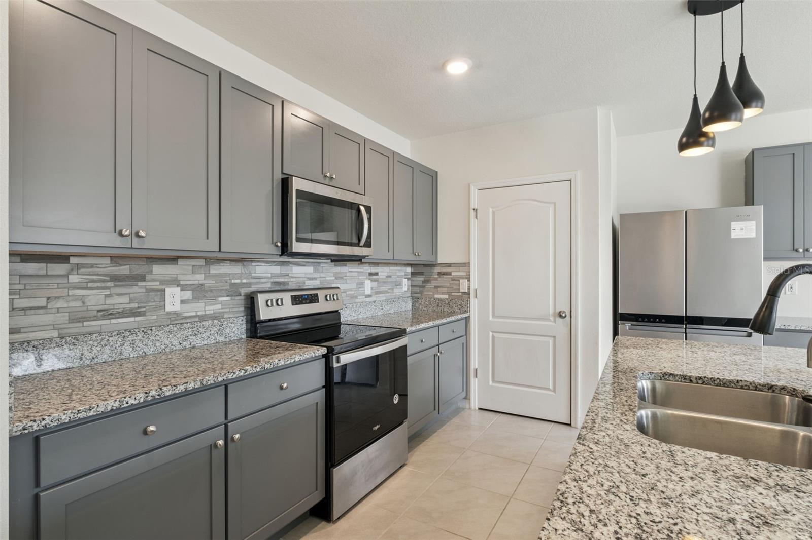 Image 14 of 47 For 866 Baylor Drive