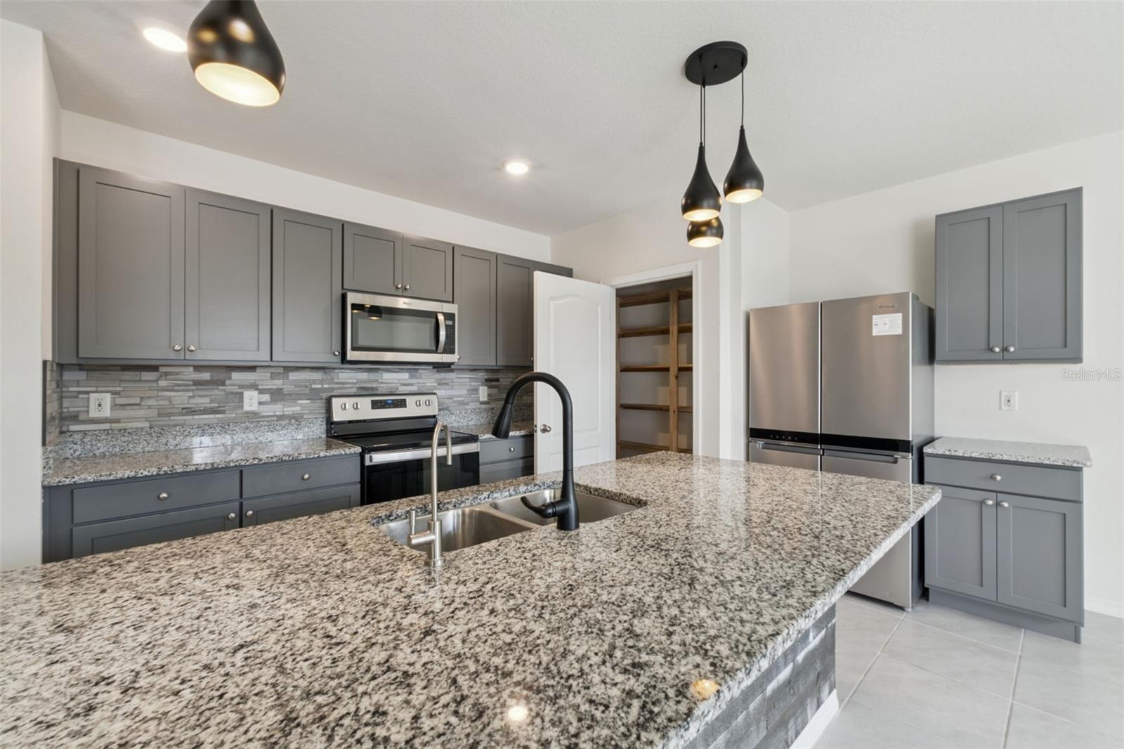 Image 15 of 47 For 866 Baylor Drive