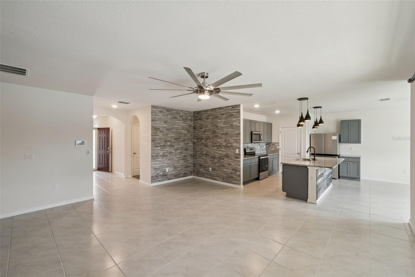 Image 16 of 47 For 866 Baylor Drive