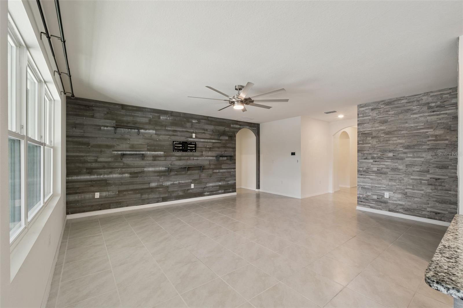 Image 18 of 47 For 866 Baylor Drive