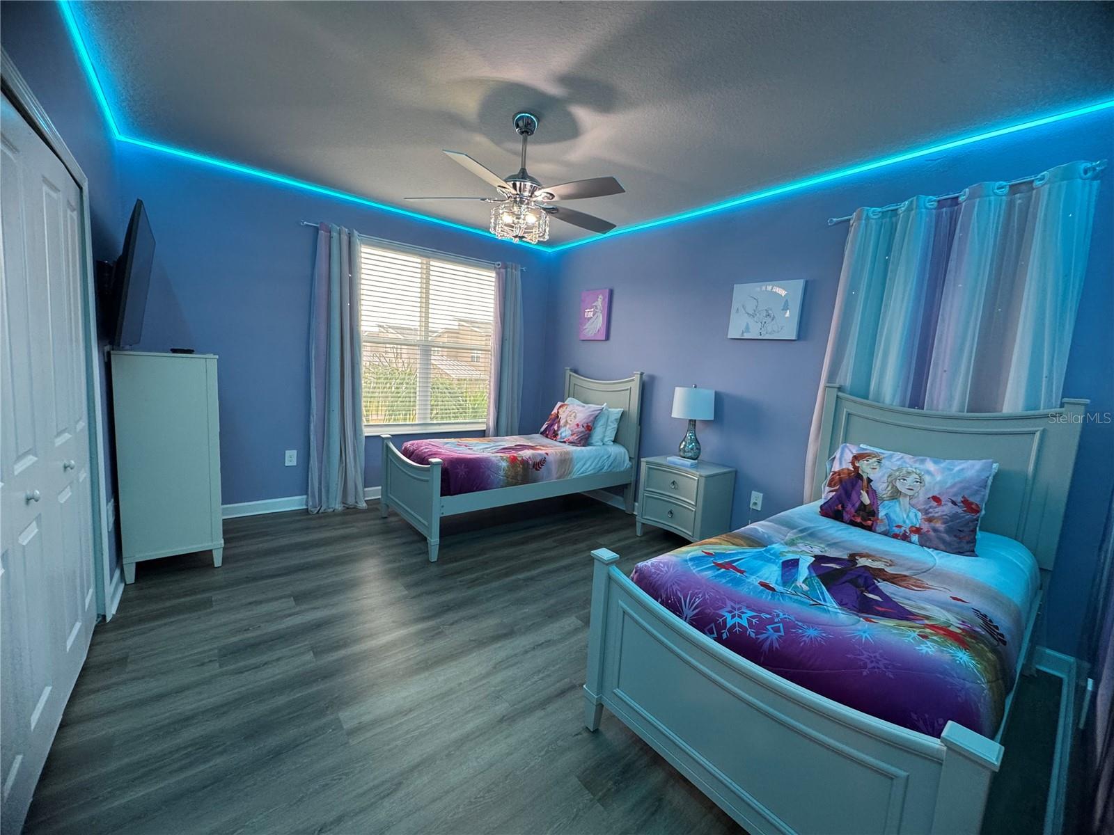 Image 37 of 47 For 8973 Play Through Drive