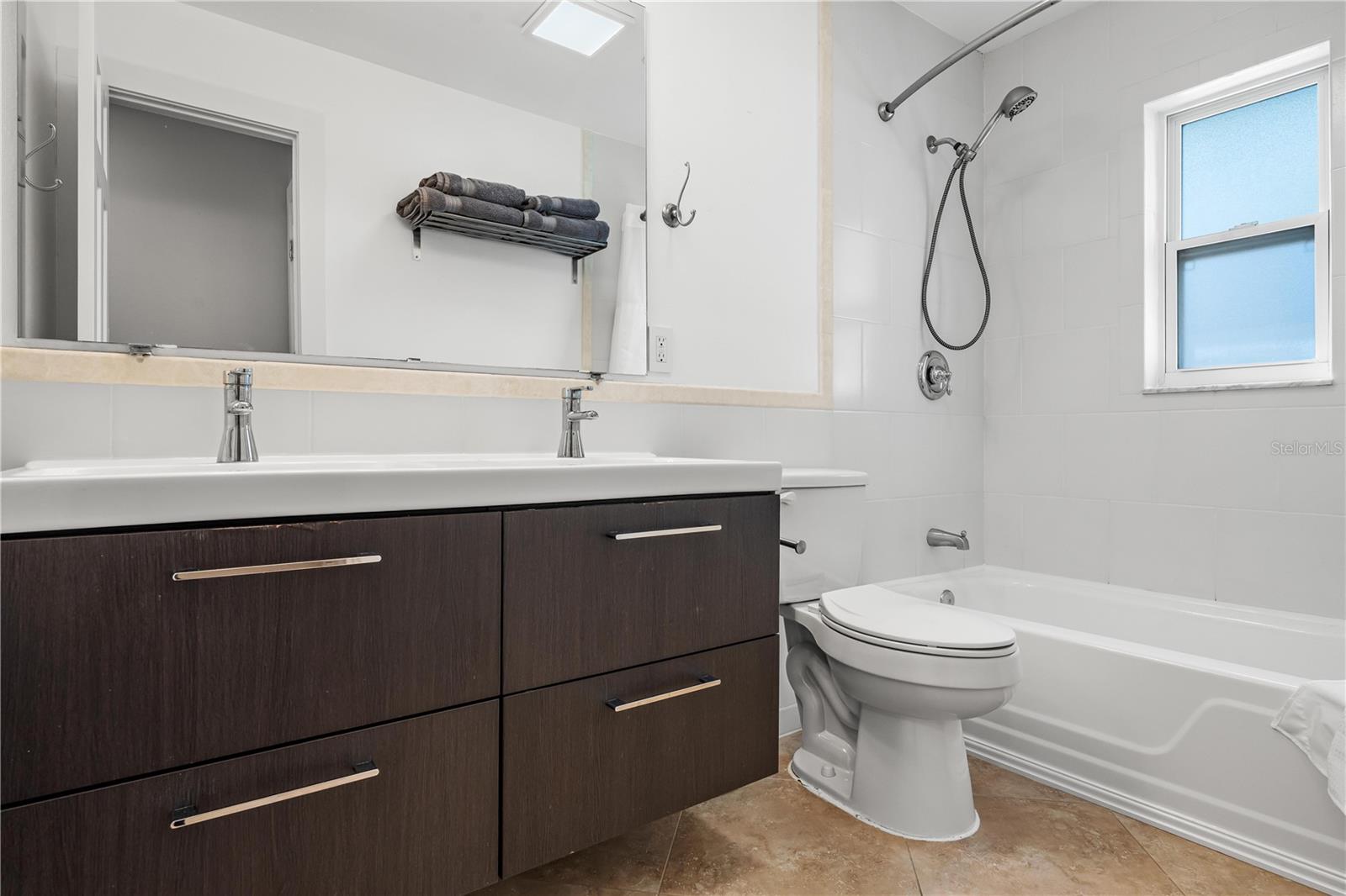 Image 29 of 39 For 1531 Glastonberry Road