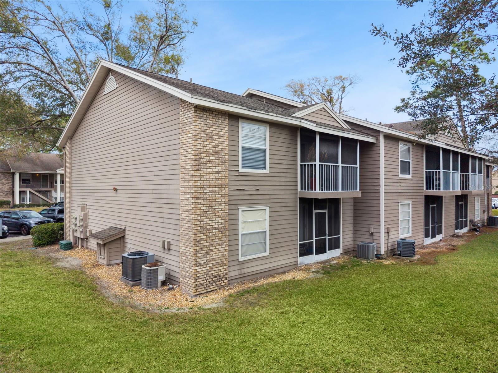 Image 20 of 53 For 112 Reserve Circle 212