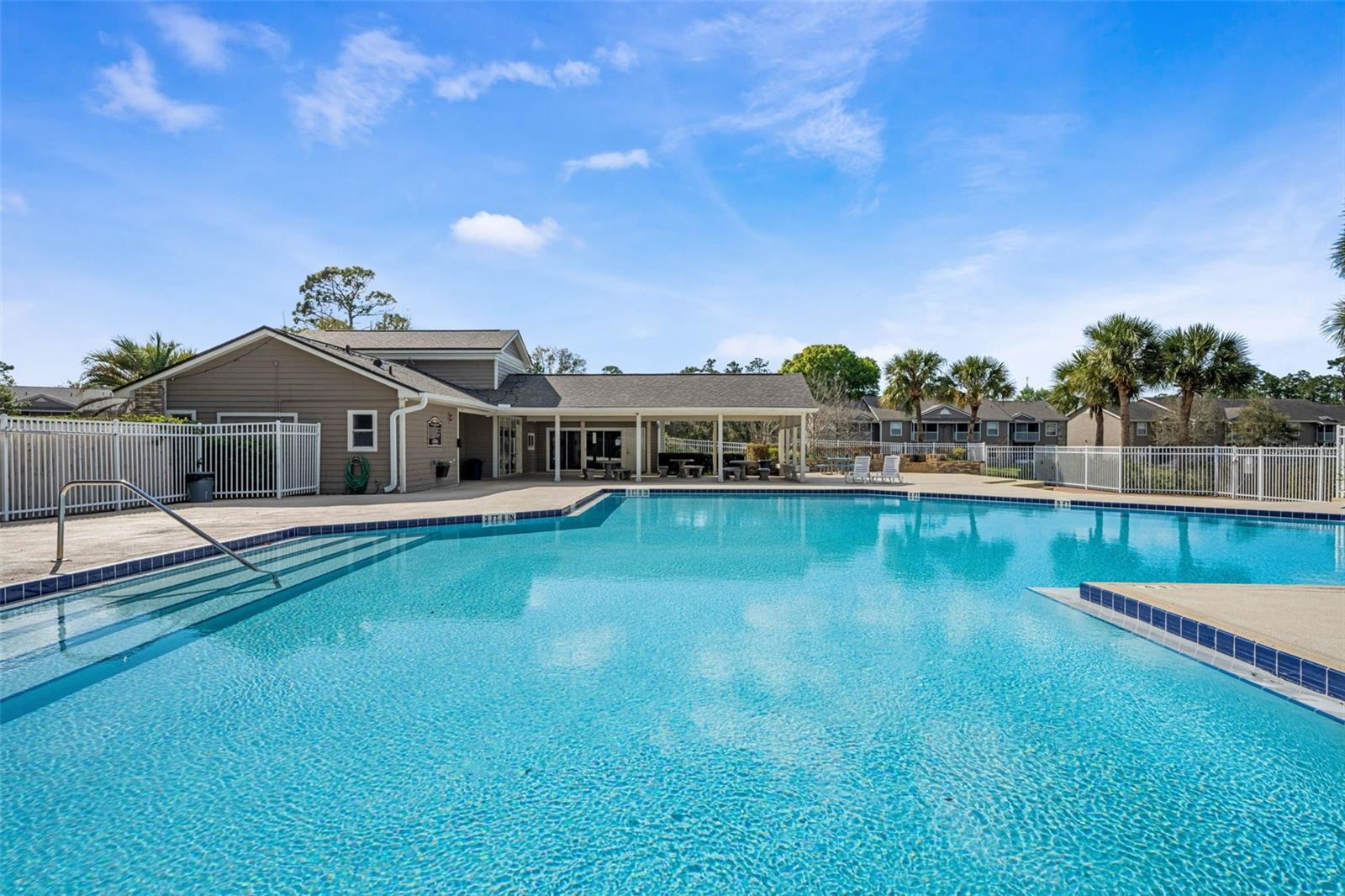 Image 26 of 53 For 112 Reserve Circle 212