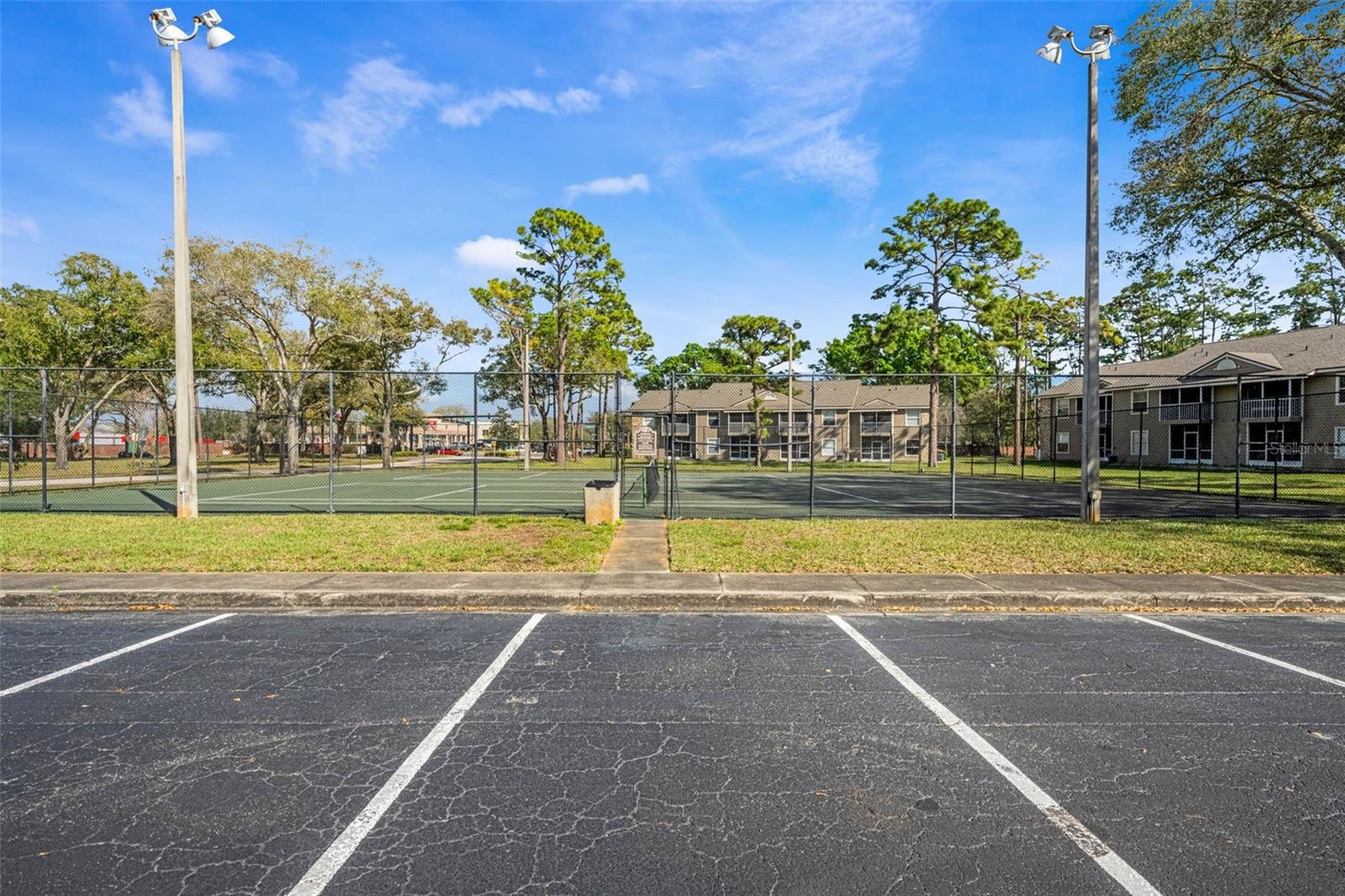 Image 32 of 53 For 112 Reserve Circle 212