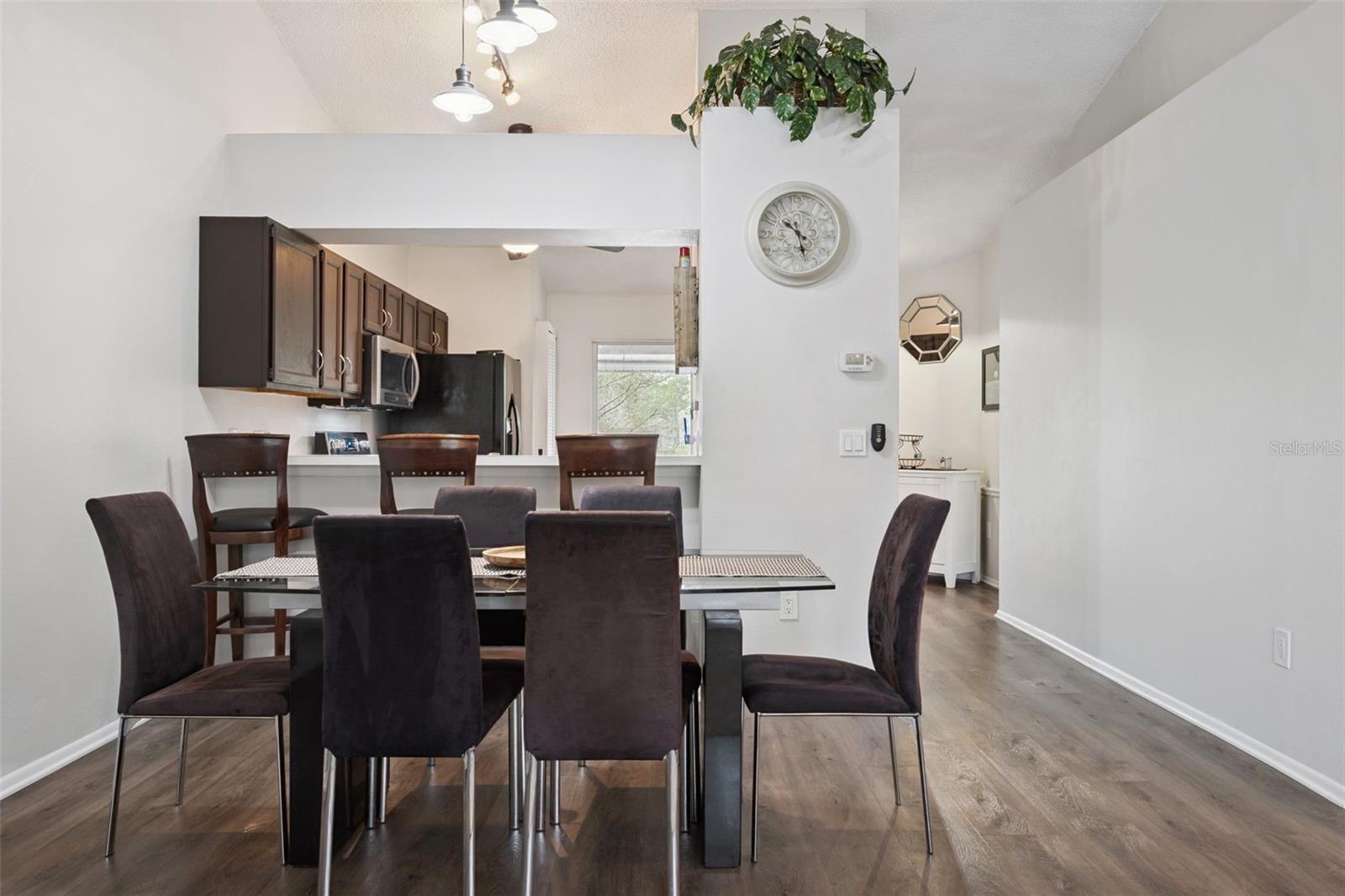 Image 6 of 53 For 112 Reserve Circle 212