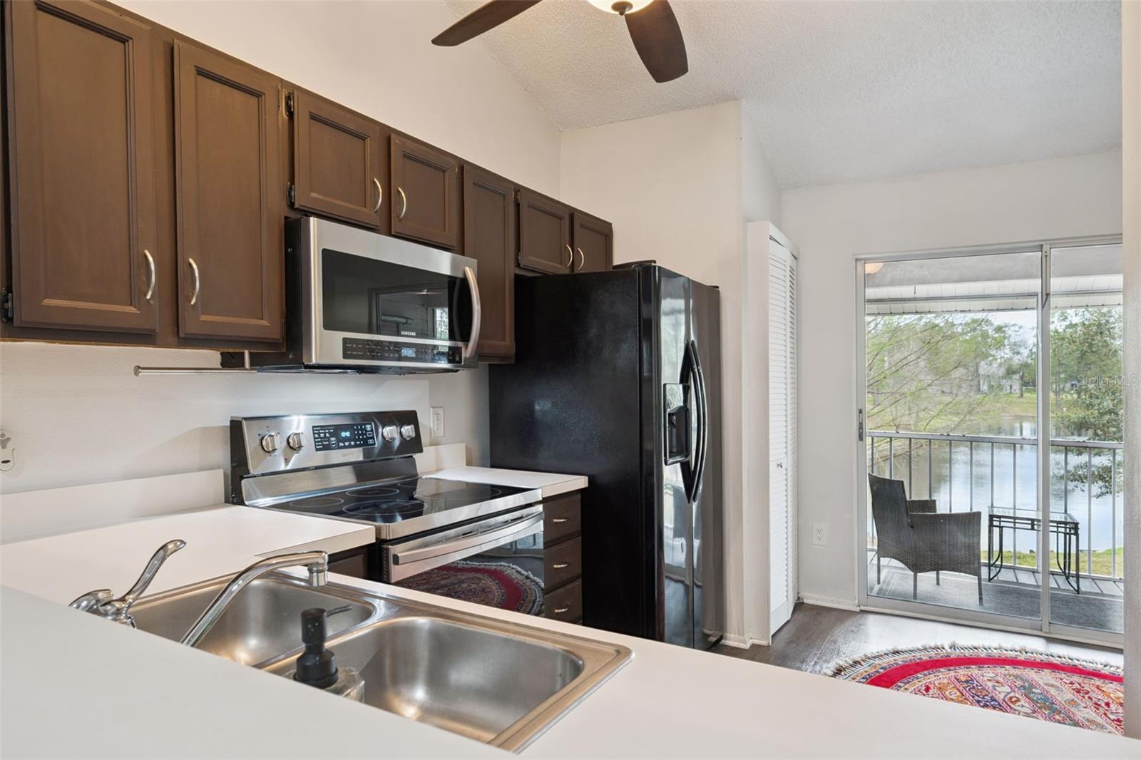 Image 8 of 53 For 112 Reserve Circle 212