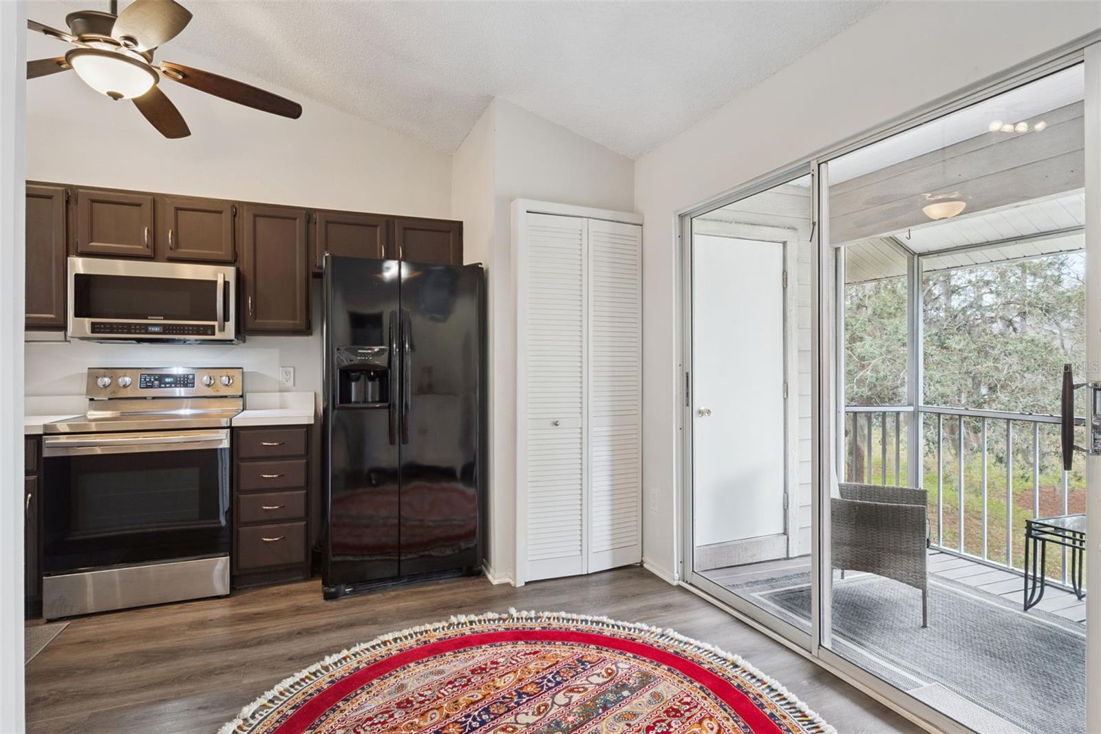 Image 9 of 53 For 112 Reserve Circle 212