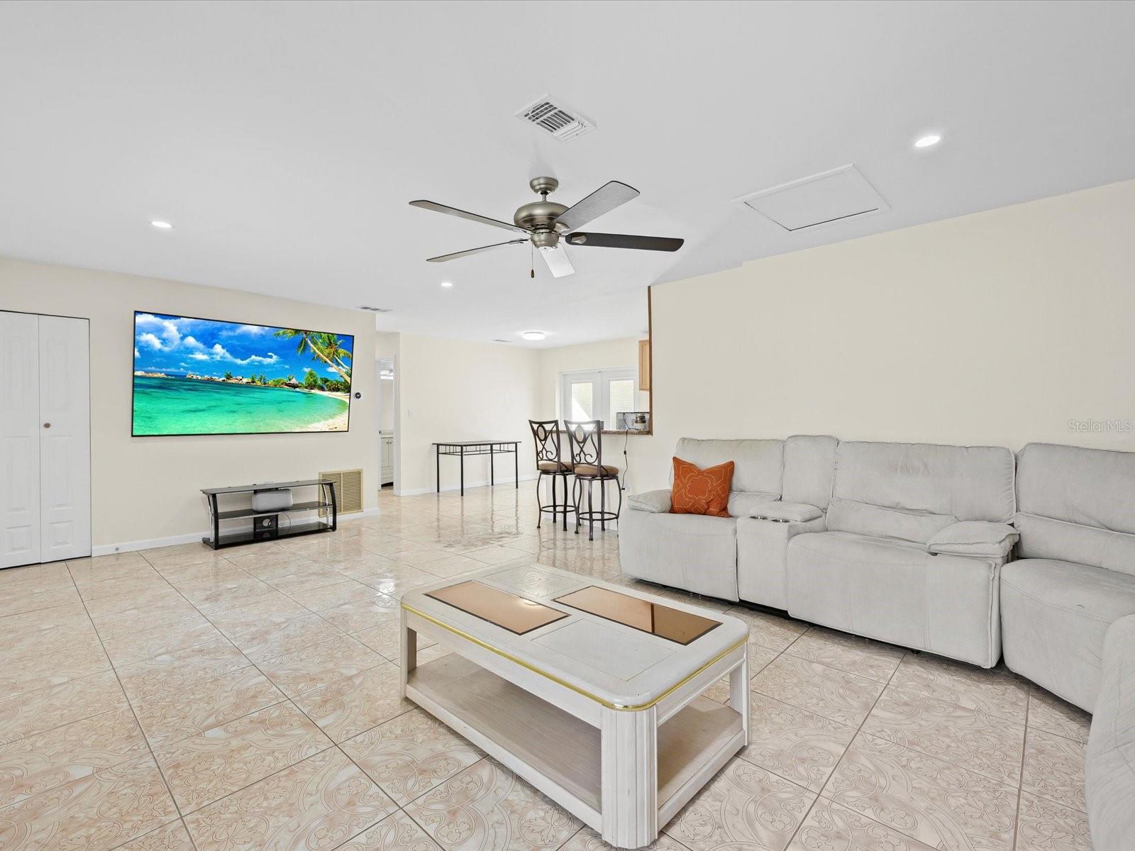 Image 2 of 16 For 601 Catwood Drive