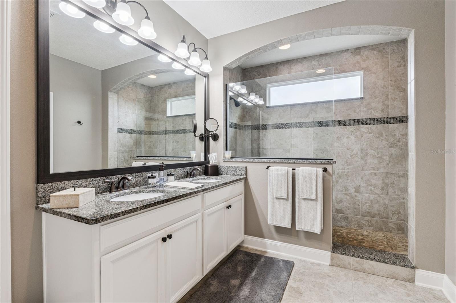 Image 22 of 45 For 493 Oviedo Boulevard