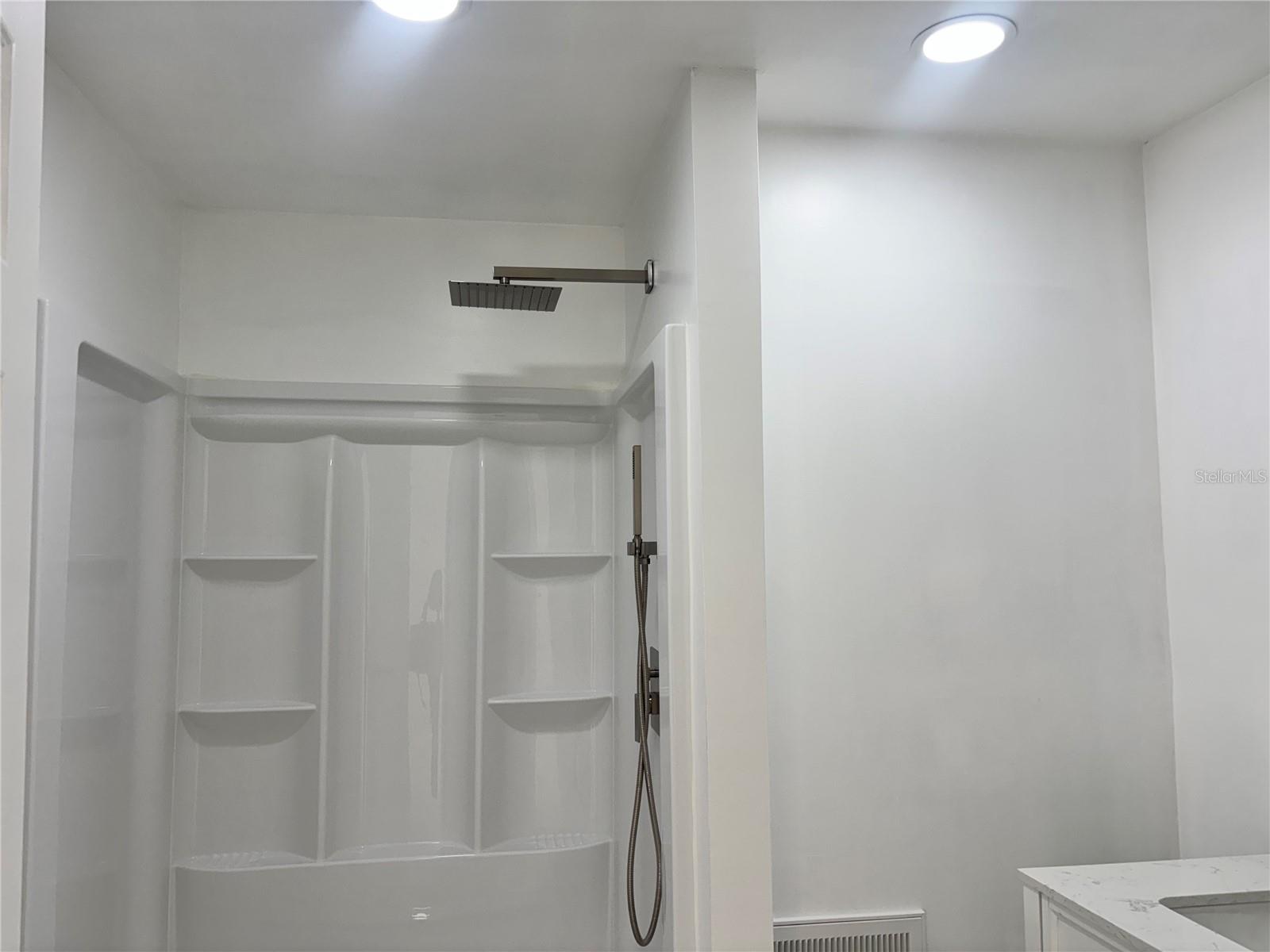 Image 9 of 18 For 124 Coronado Road B